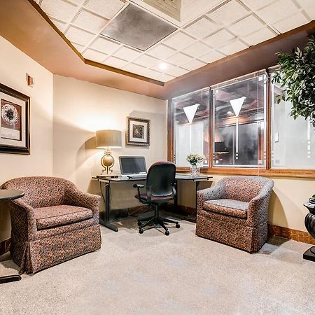 Готель Ramada Plaza By Wyndham Atlanta Airport College Park Екстер'єр фото