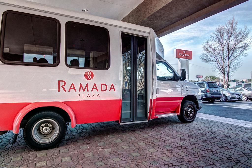 Готель Ramada Plaza By Wyndham Atlanta Airport College Park Екстер'єр фото