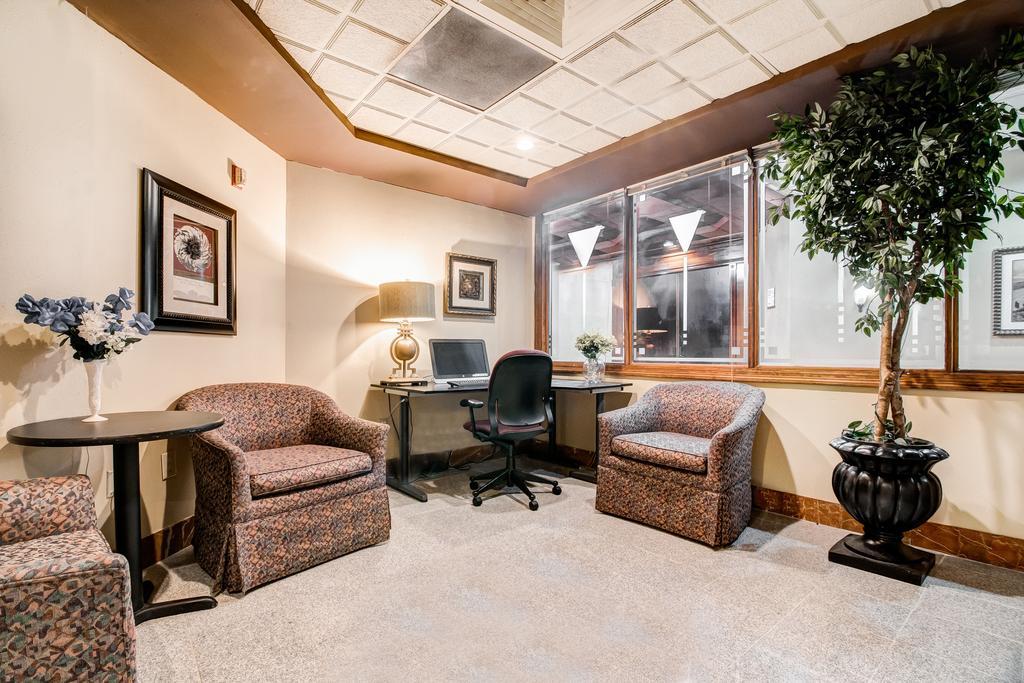 Готель Ramada Plaza By Wyndham Atlanta Airport College Park Екстер'єр фото