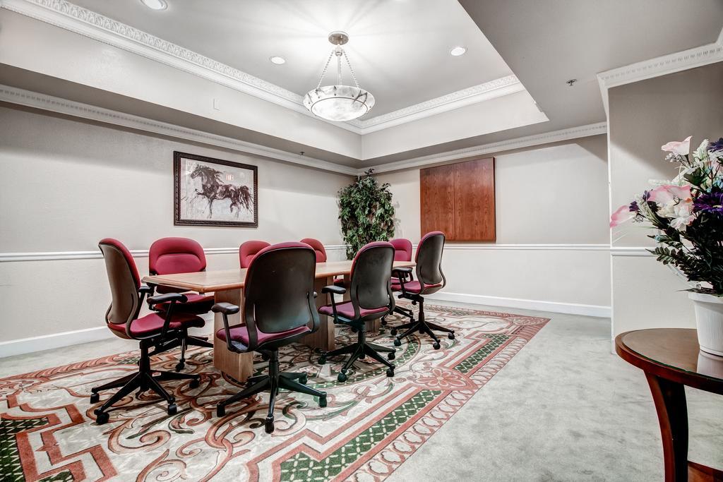 Готель Ramada Plaza By Wyndham Atlanta Airport College Park Екстер'єр фото