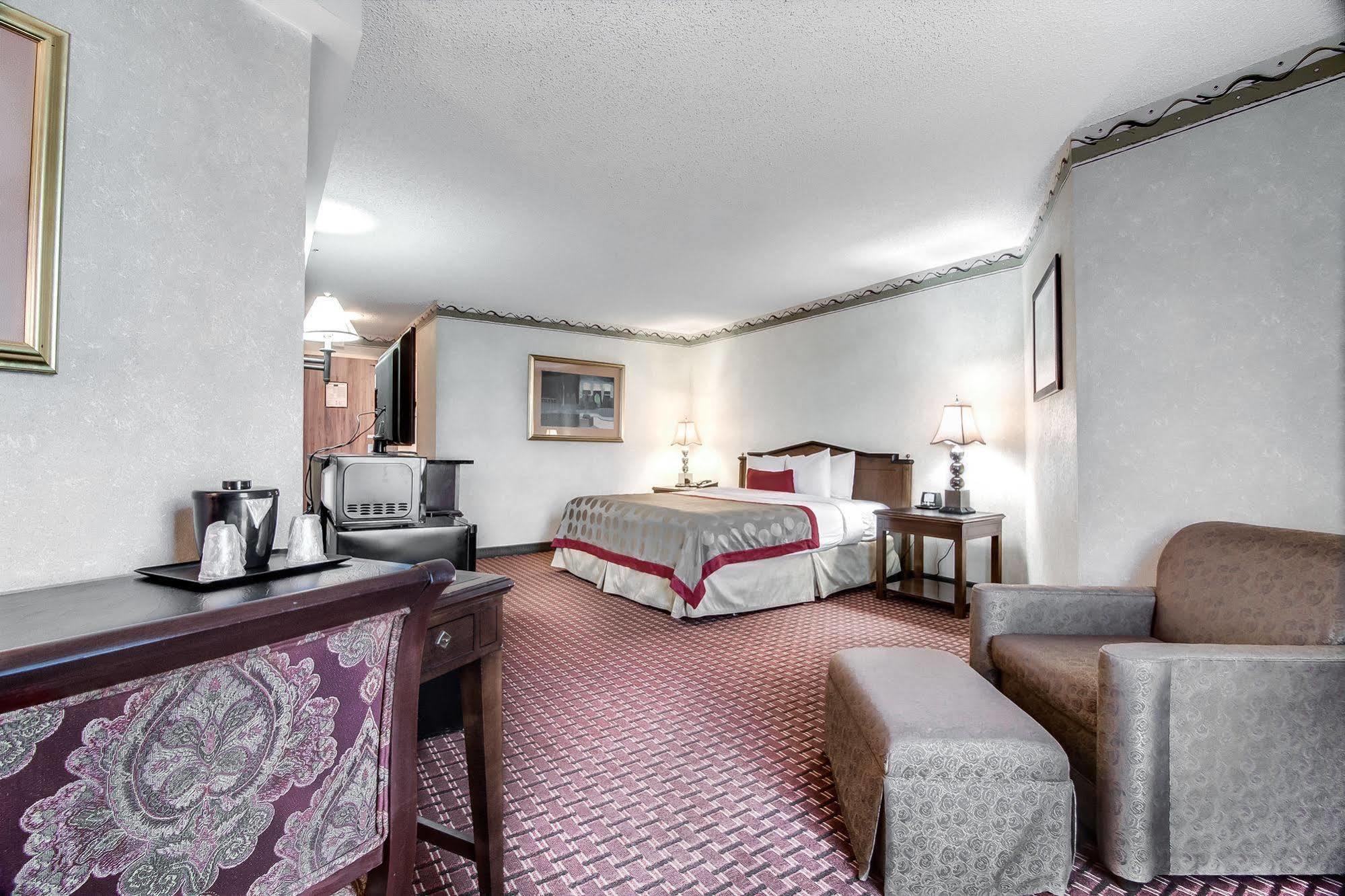 Готель Ramada Plaza By Wyndham Atlanta Airport College Park Екстер'єр фото
