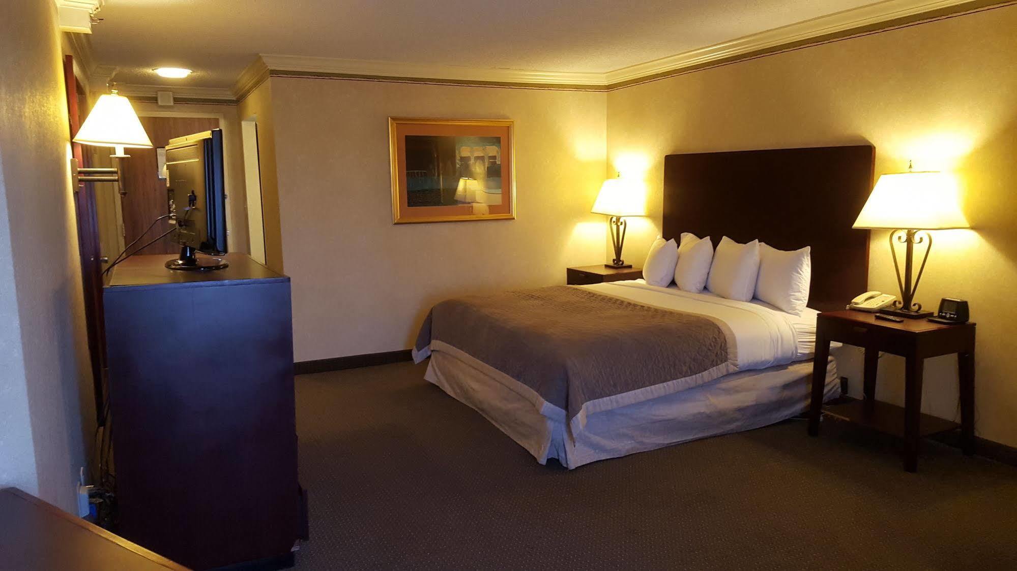 Готель Ramada Plaza By Wyndham Atlanta Airport College Park Екстер'єр фото