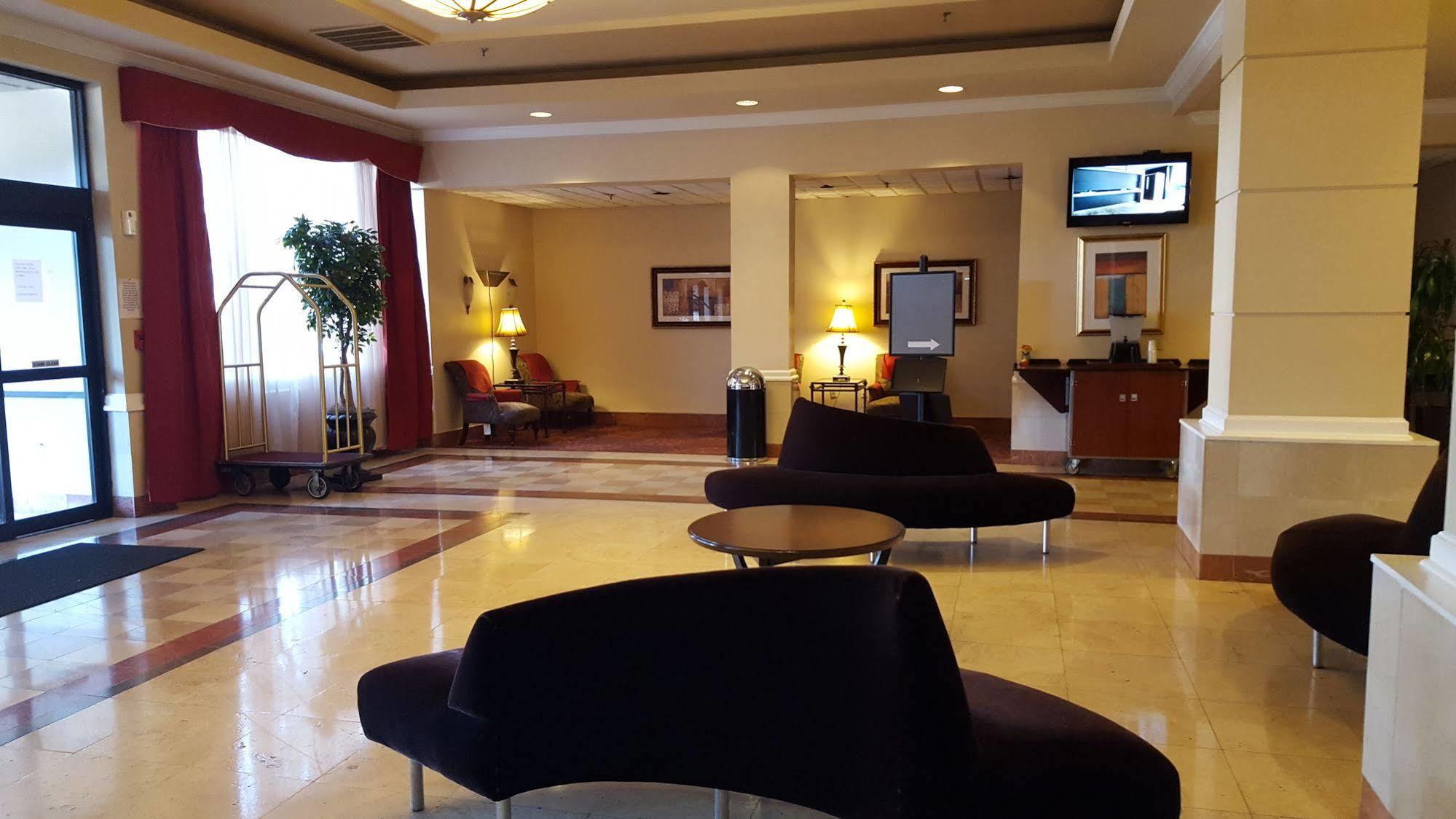 Готель Ramada Plaza By Wyndham Atlanta Airport College Park Екстер'єр фото