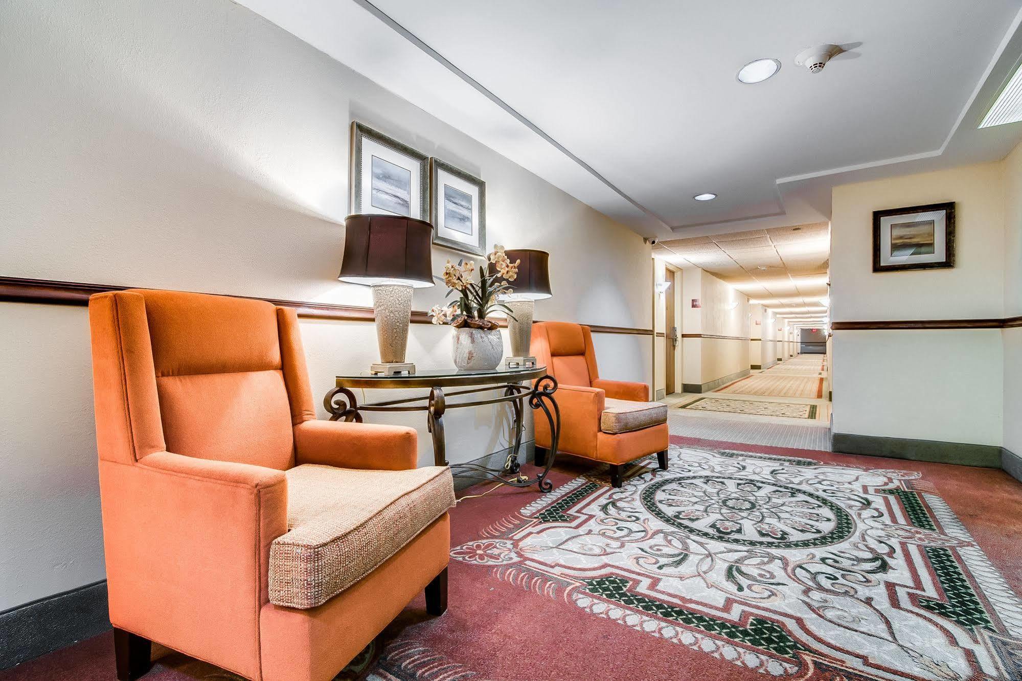 Готель Ramada Plaza By Wyndham Atlanta Airport College Park Екстер'єр фото