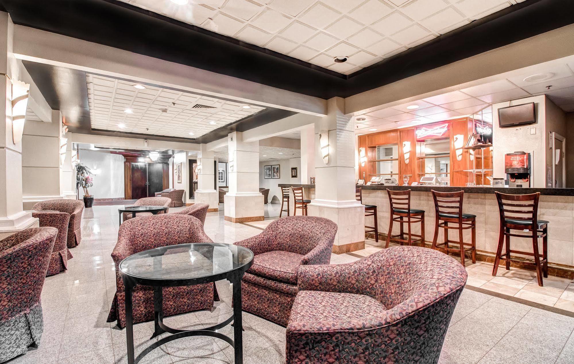 Готель Ramada Plaza By Wyndham Atlanta Airport College Park Екстер'єр фото
