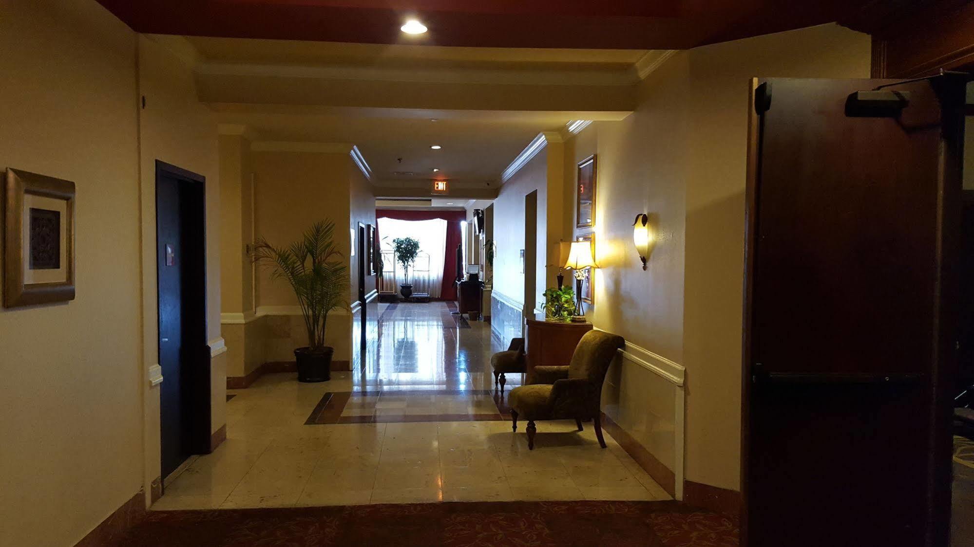 Готель Ramada Plaza By Wyndham Atlanta Airport College Park Екстер'єр фото