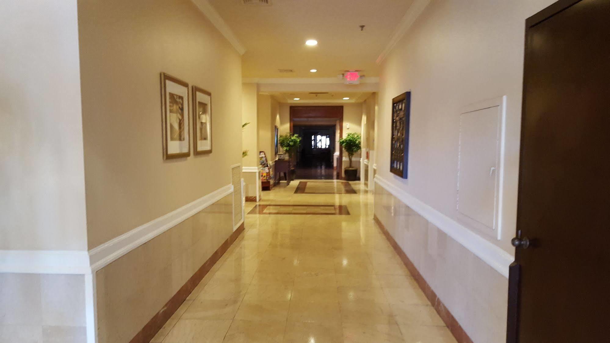 Готель Ramada Plaza By Wyndham Atlanta Airport College Park Екстер'єр фото