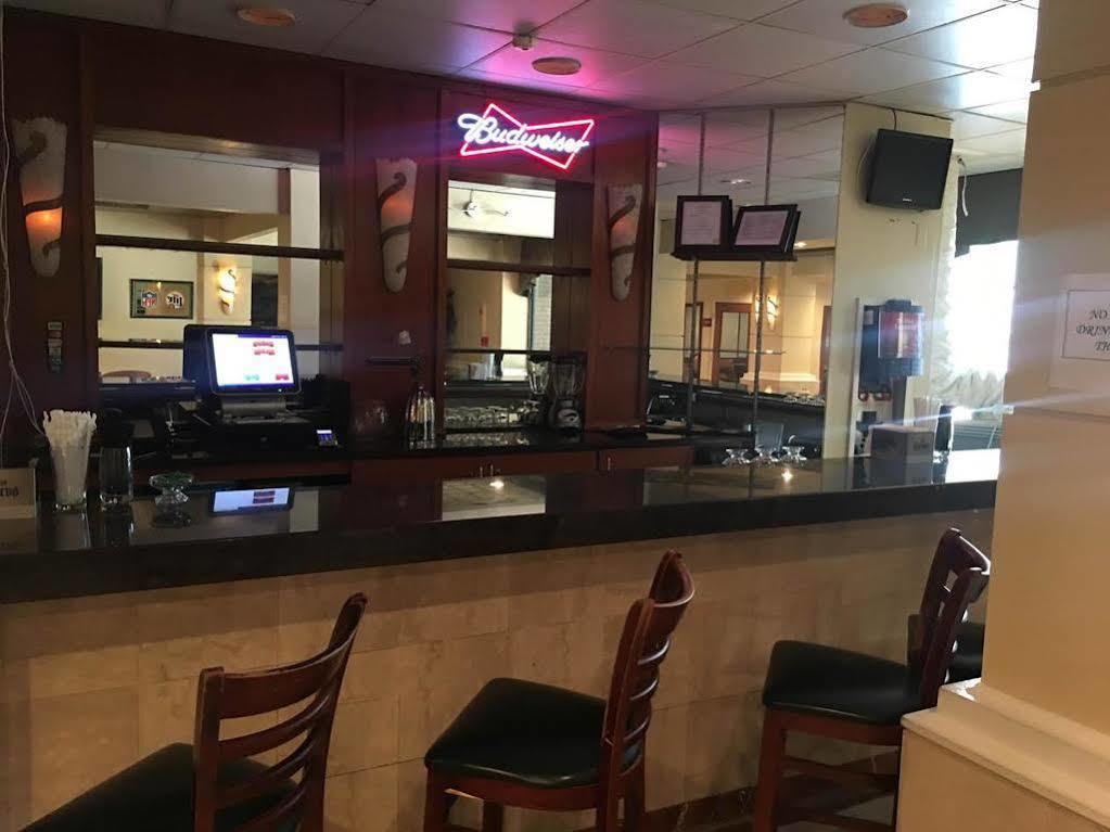 Готель Ramada Plaza By Wyndham Atlanta Airport College Park Екстер'єр фото